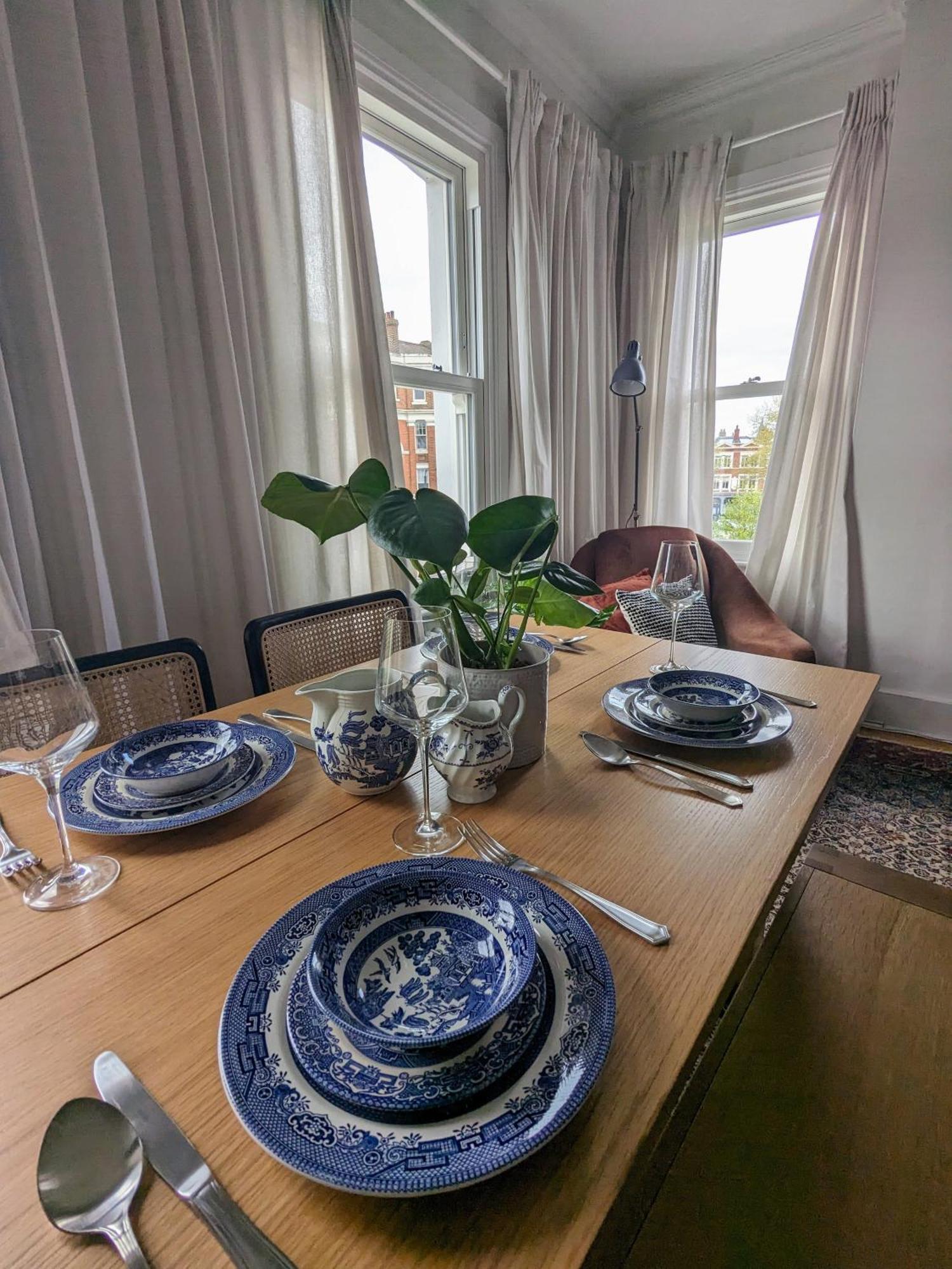 Charming Bright 2-Bed Heritage Flat, Battersea Park, London Apartment London