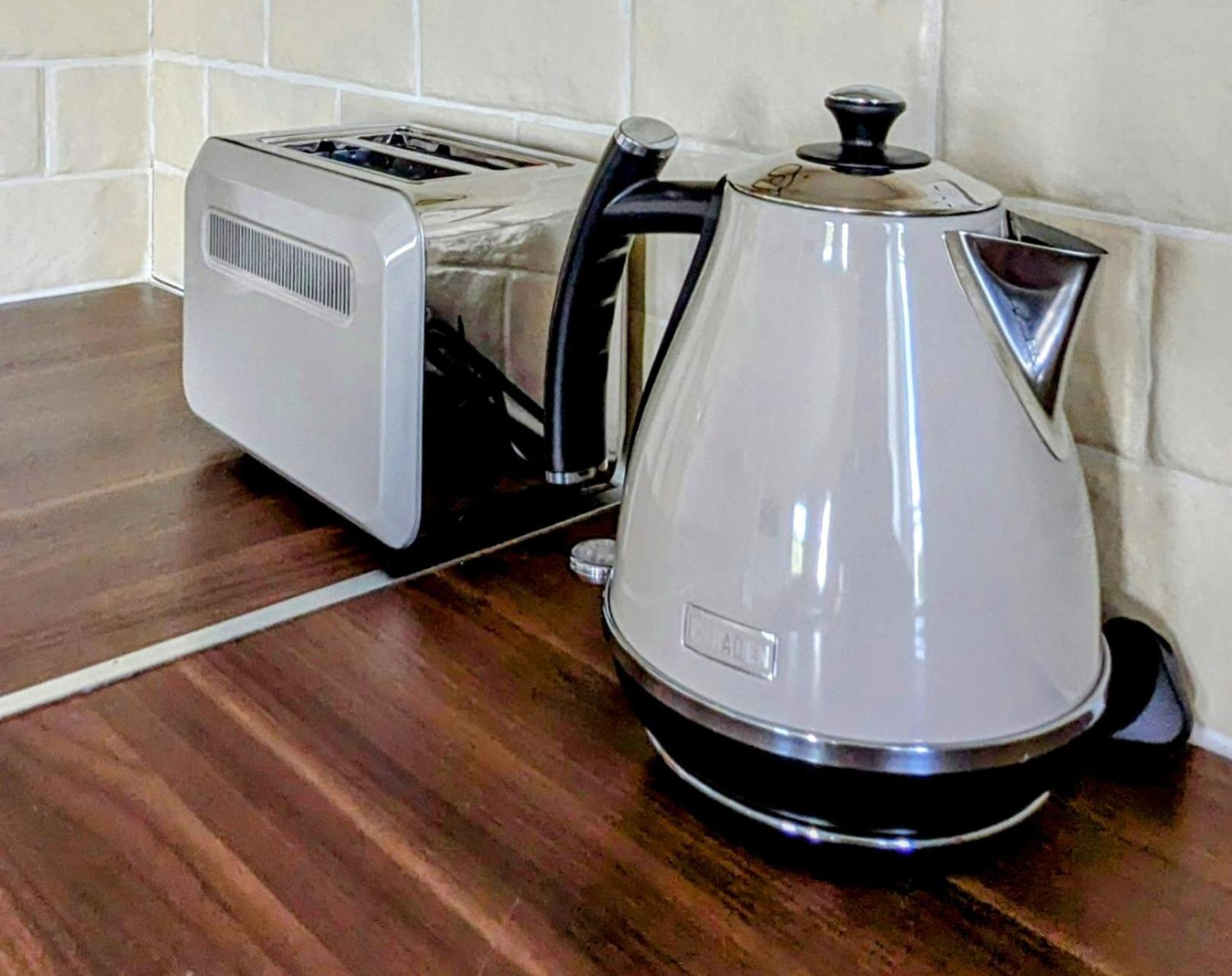 Apartment Charming Bright 2-Bed Heritage Flat, Battersea Park, London London