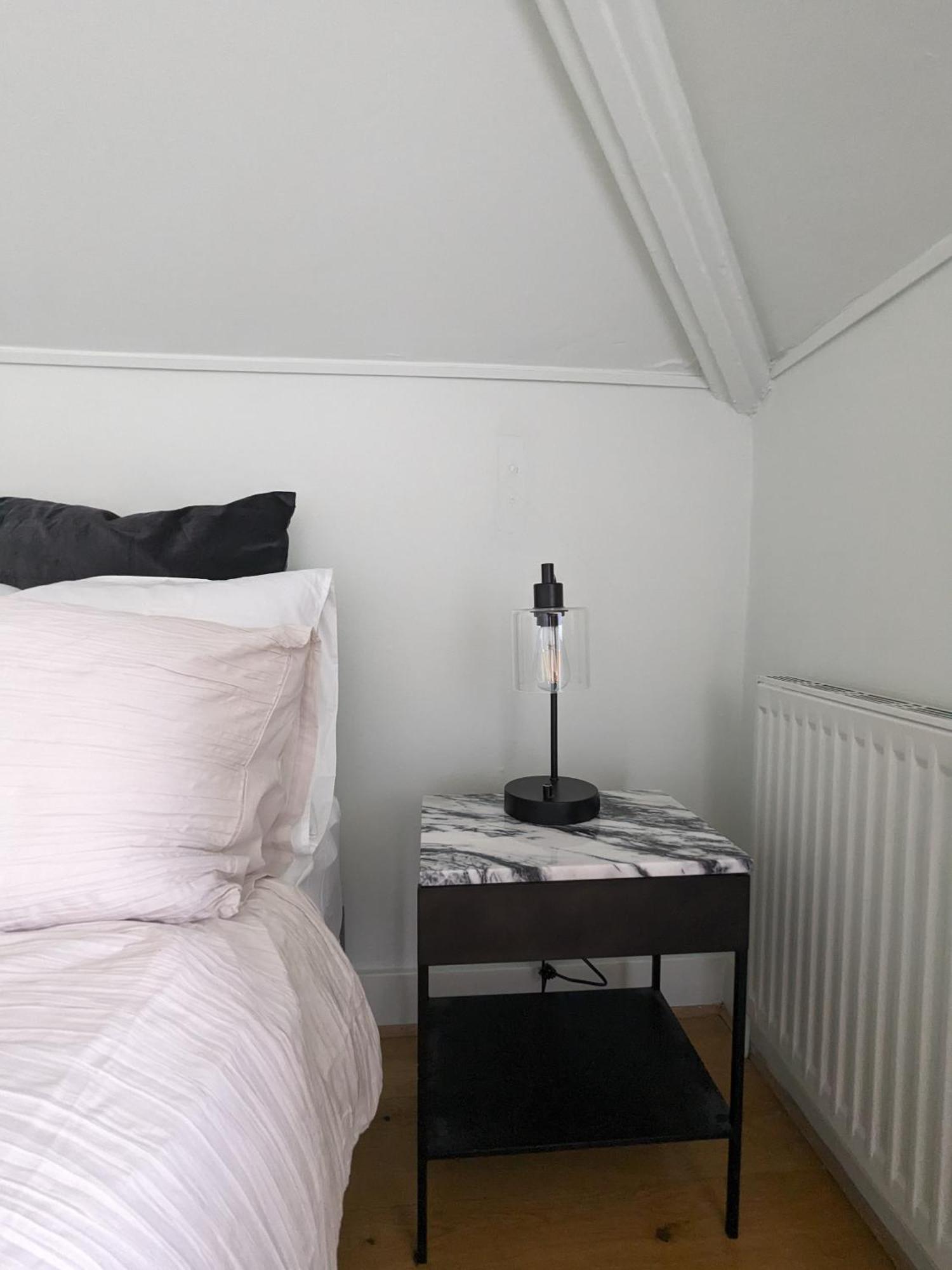 Apartment Charming Bright 2-Bed Heritage Flat, Battersea Park, London *