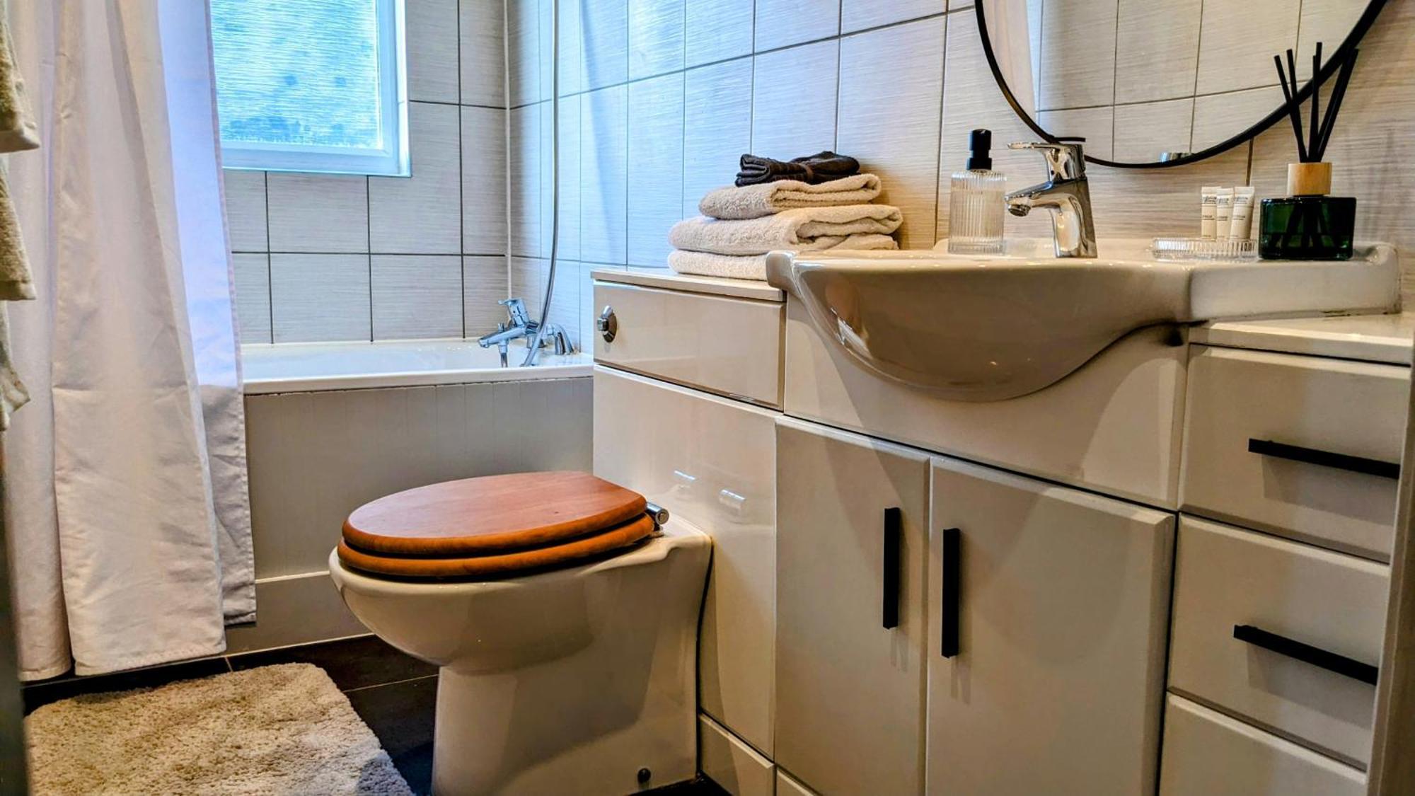 Charming Bright 2-Bed Heritage Flat, Battersea Park, London * London