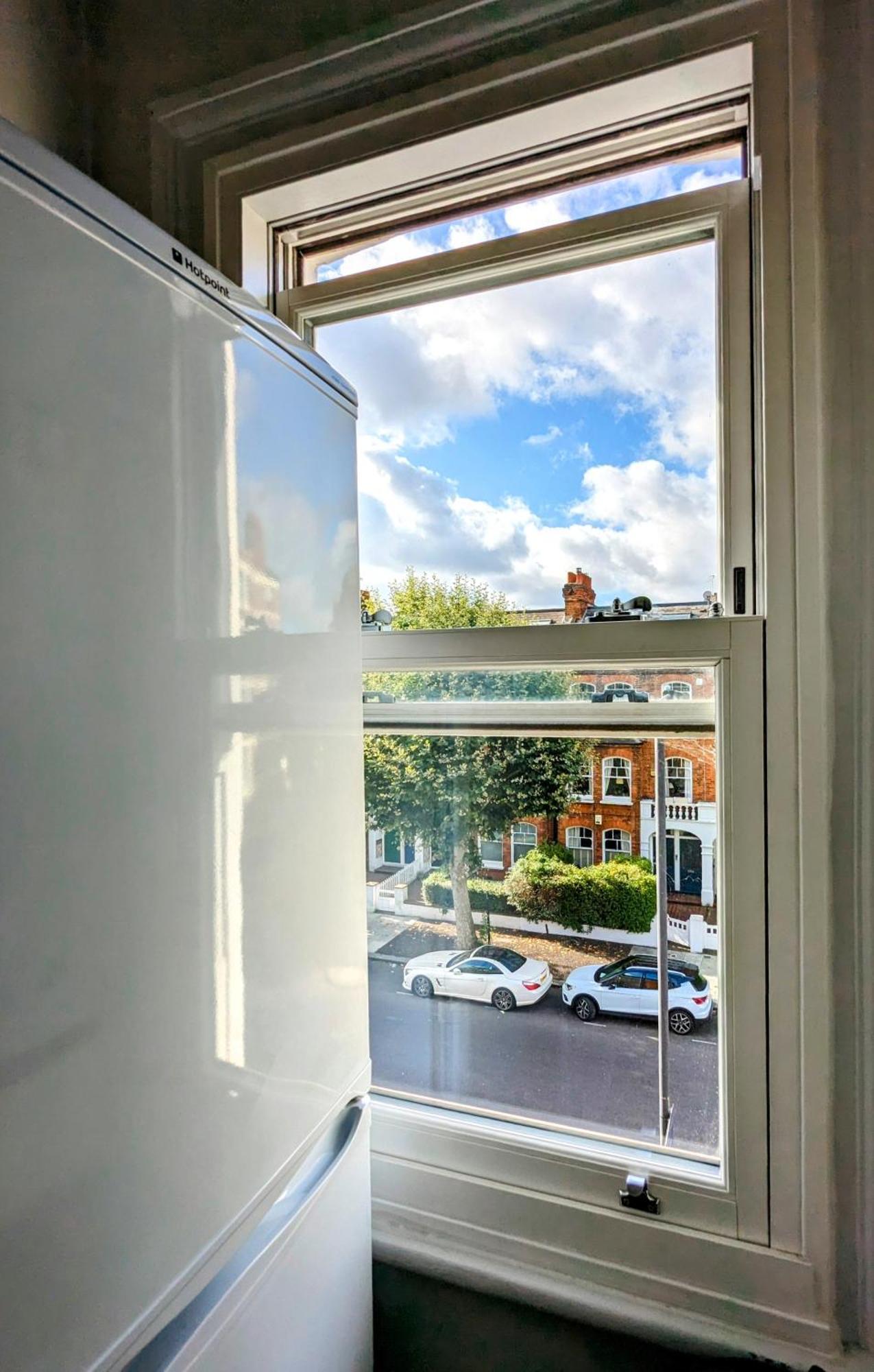 Charming Bright 2-Bed Heritage Flat, Battersea Park, London * London