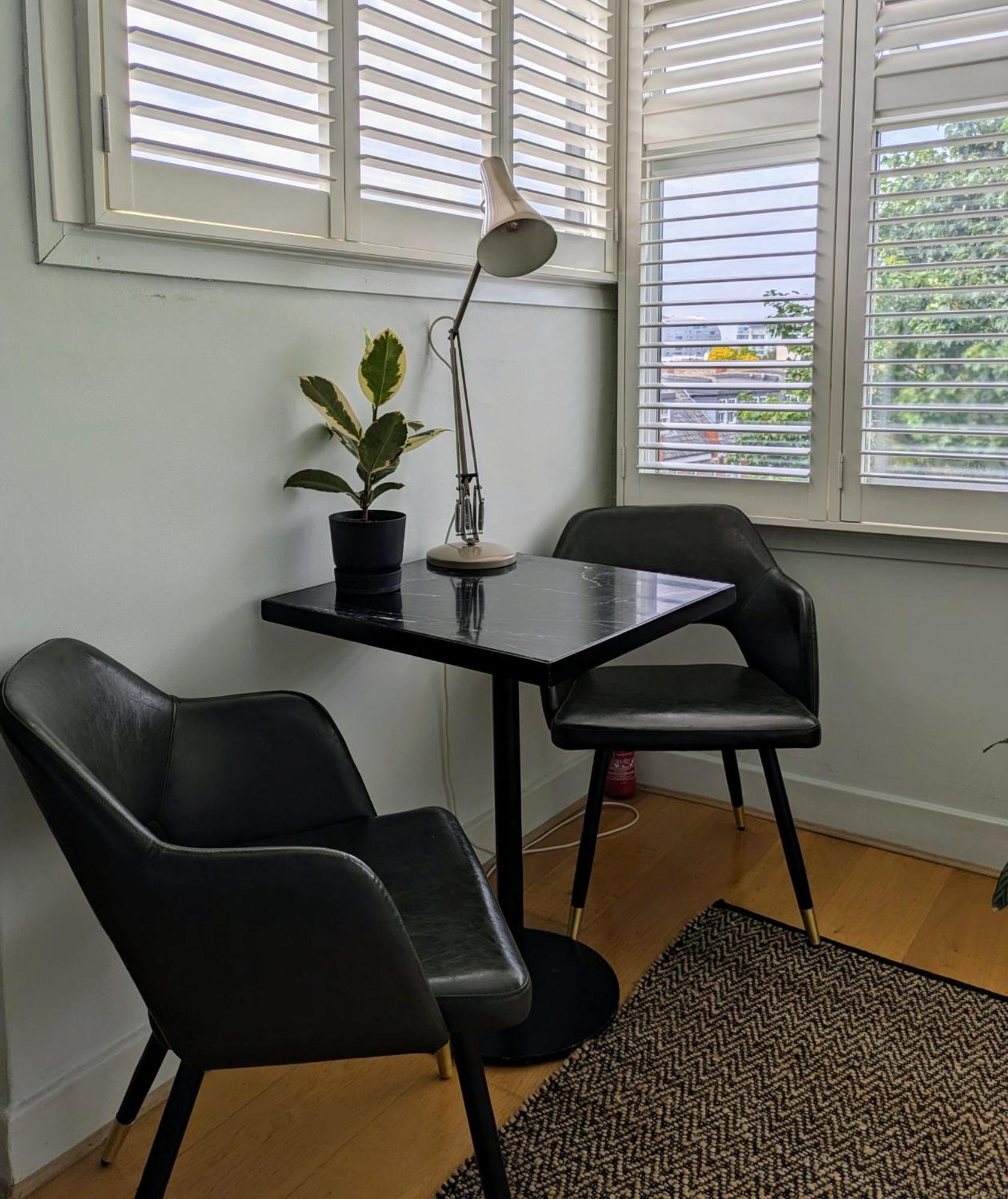 Charming Bright 2-Bed Heritage Flat, Battersea Park, London * London