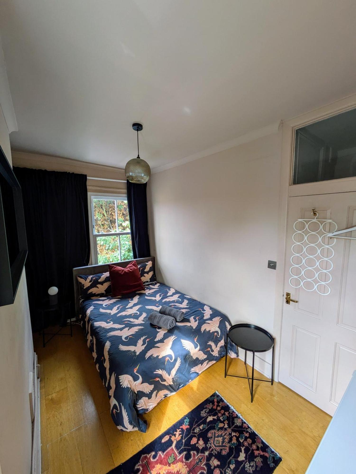 Charming Bright 2-Bed Heritage Flat, Battersea Park, London Apartment