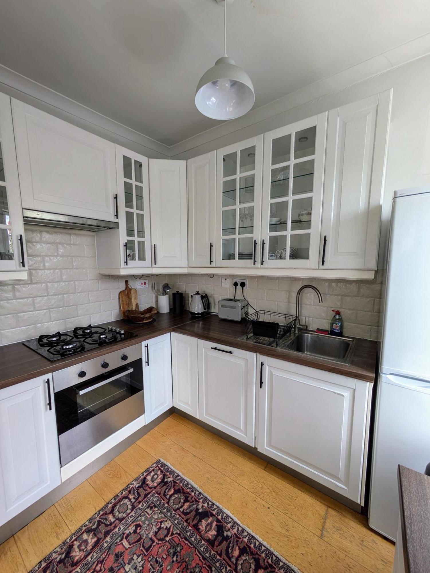 Charming Bright 2-Bed Heritage Flat, Battersea Park, London *