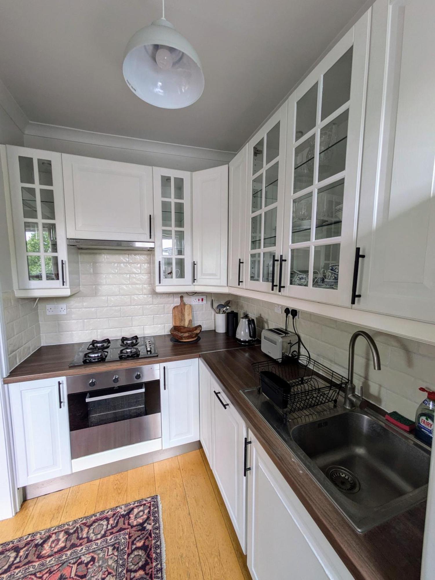 Apartment Charming Bright 2-Bed Heritage Flat, Battersea Park, London