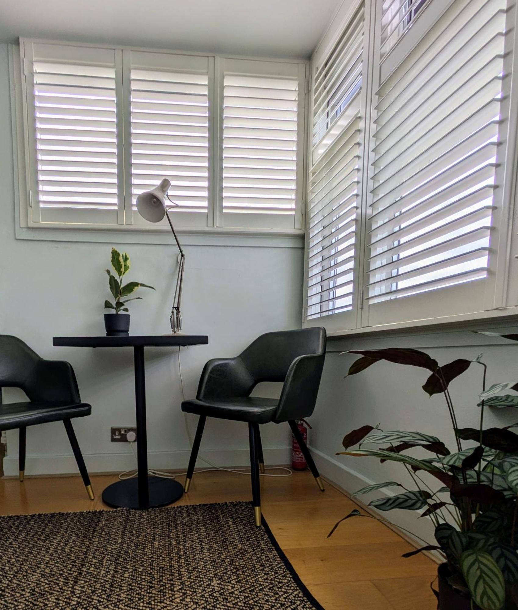 Charming Bright 2-Bed Heritage Flat, Battersea Park, London