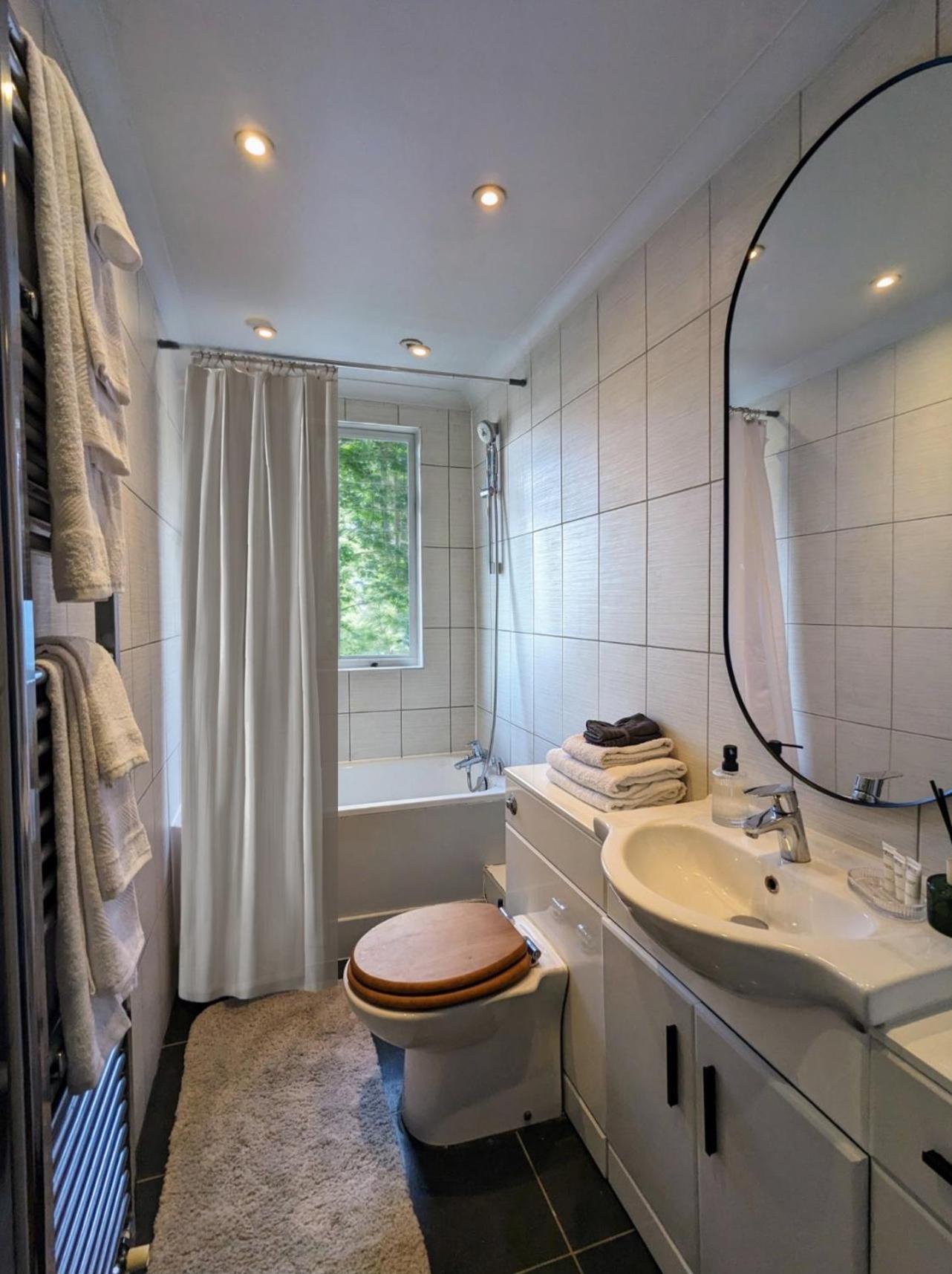 Charming Bright 2-Bed Heritage Flat, Battersea Park, London Apartment